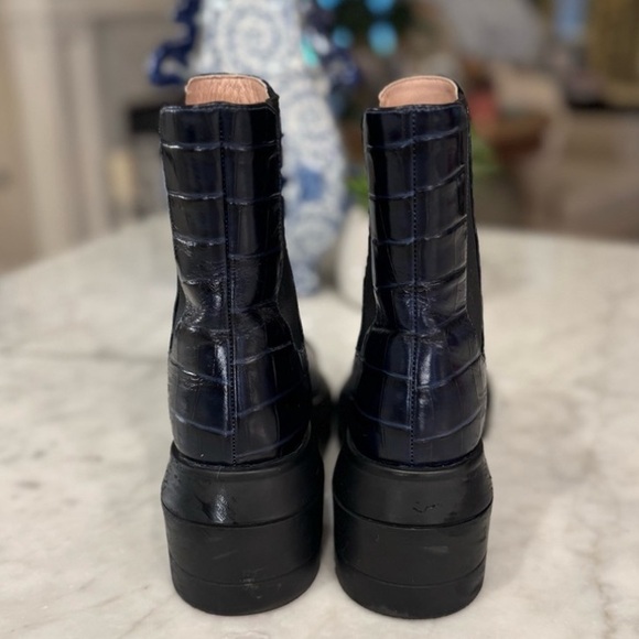 🖤 STUART WEITZMAN NORAH INDIGO CROC-EMBOSSED LEATHER BOOTS! - Picture 2 of 7